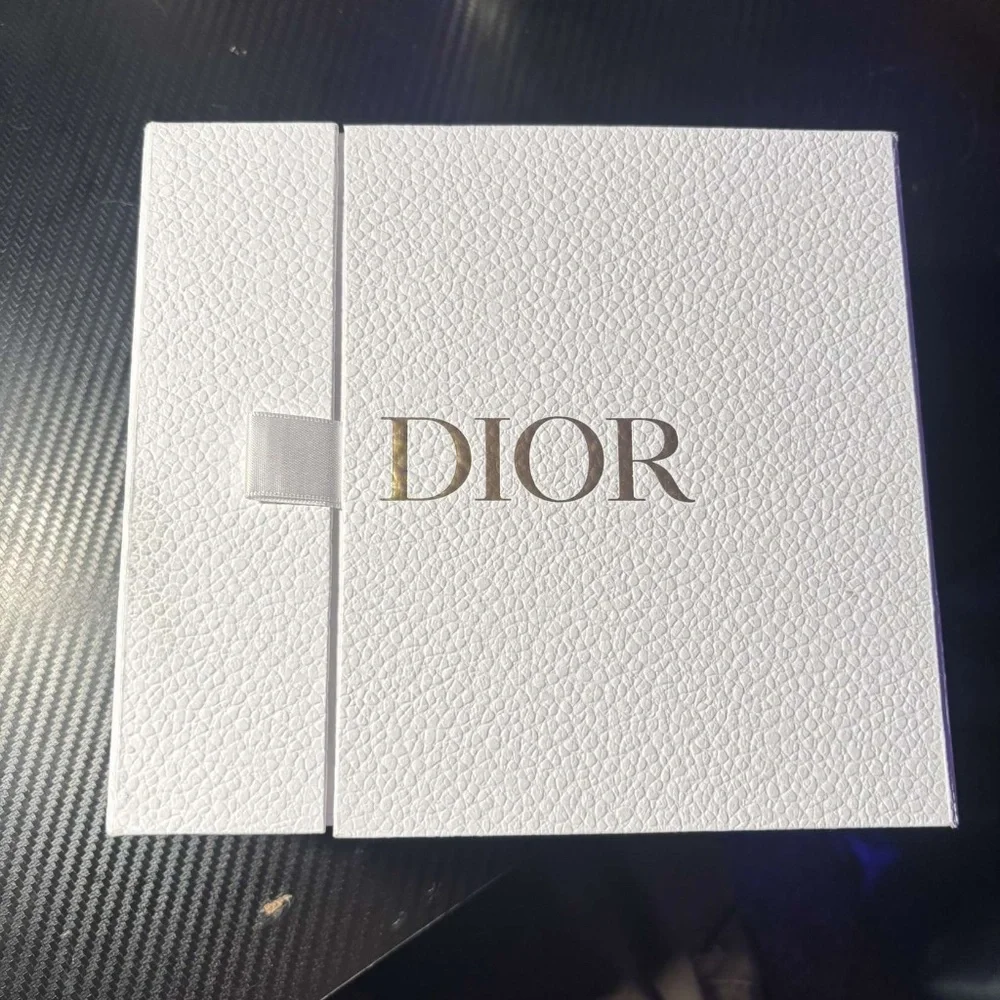 Dior hi everyone